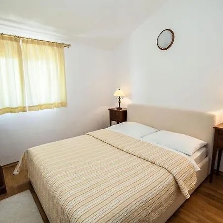 Appartement Acastello 3 - Hr-04333-03 By Interhome